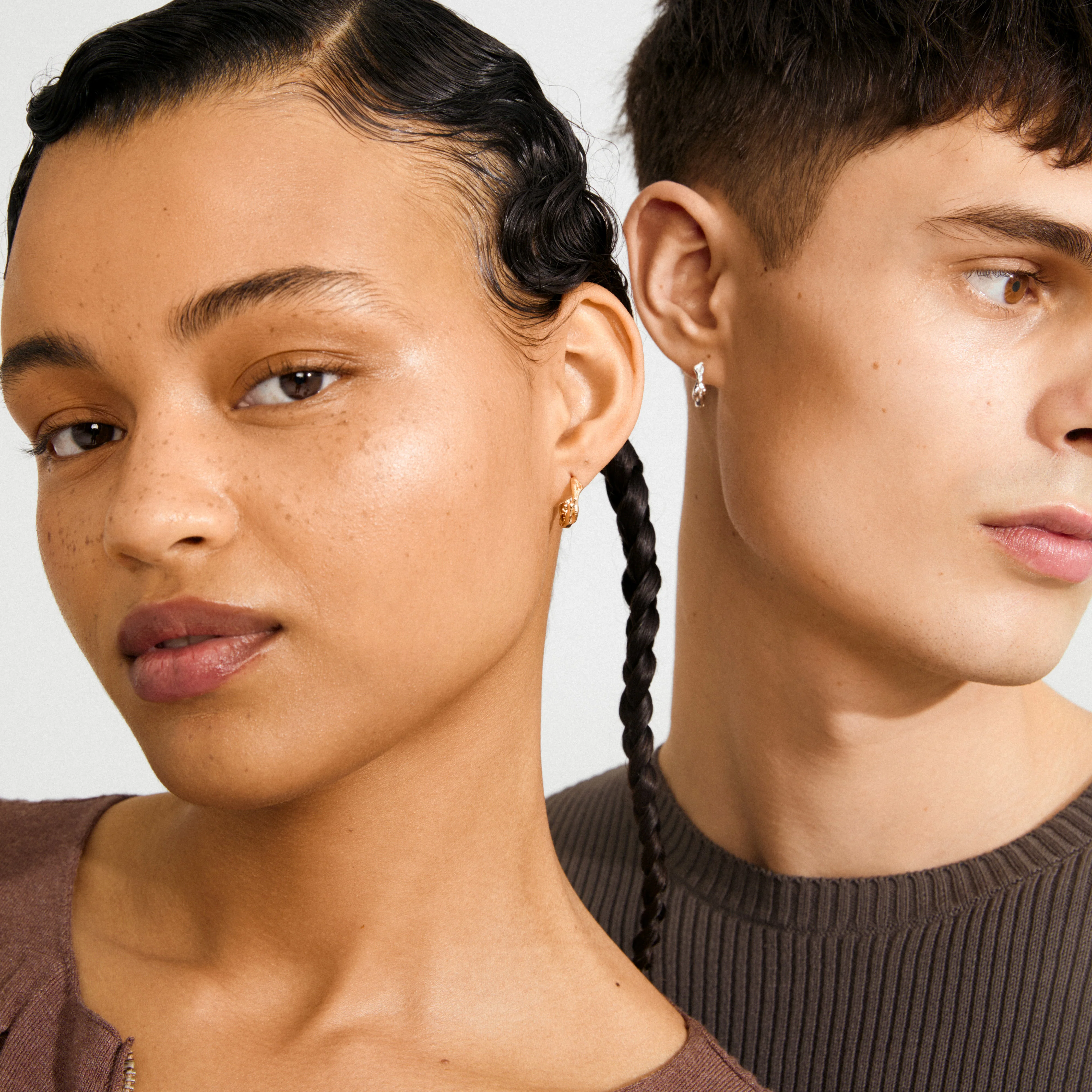 ZION small huggie hoop earrings gold-plated - Image 2