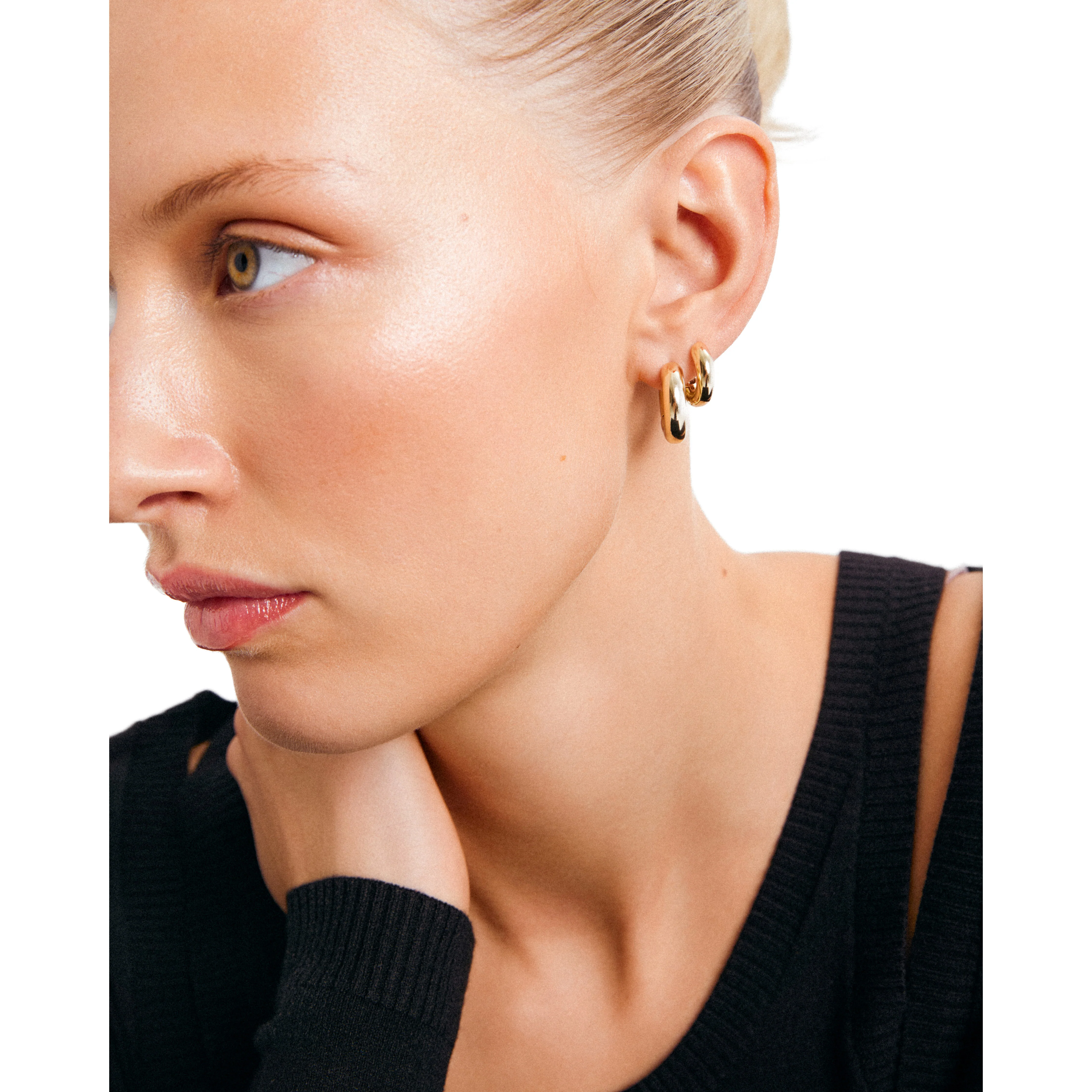AICA chunky huggie hoop earrings gold-plated - Image 3