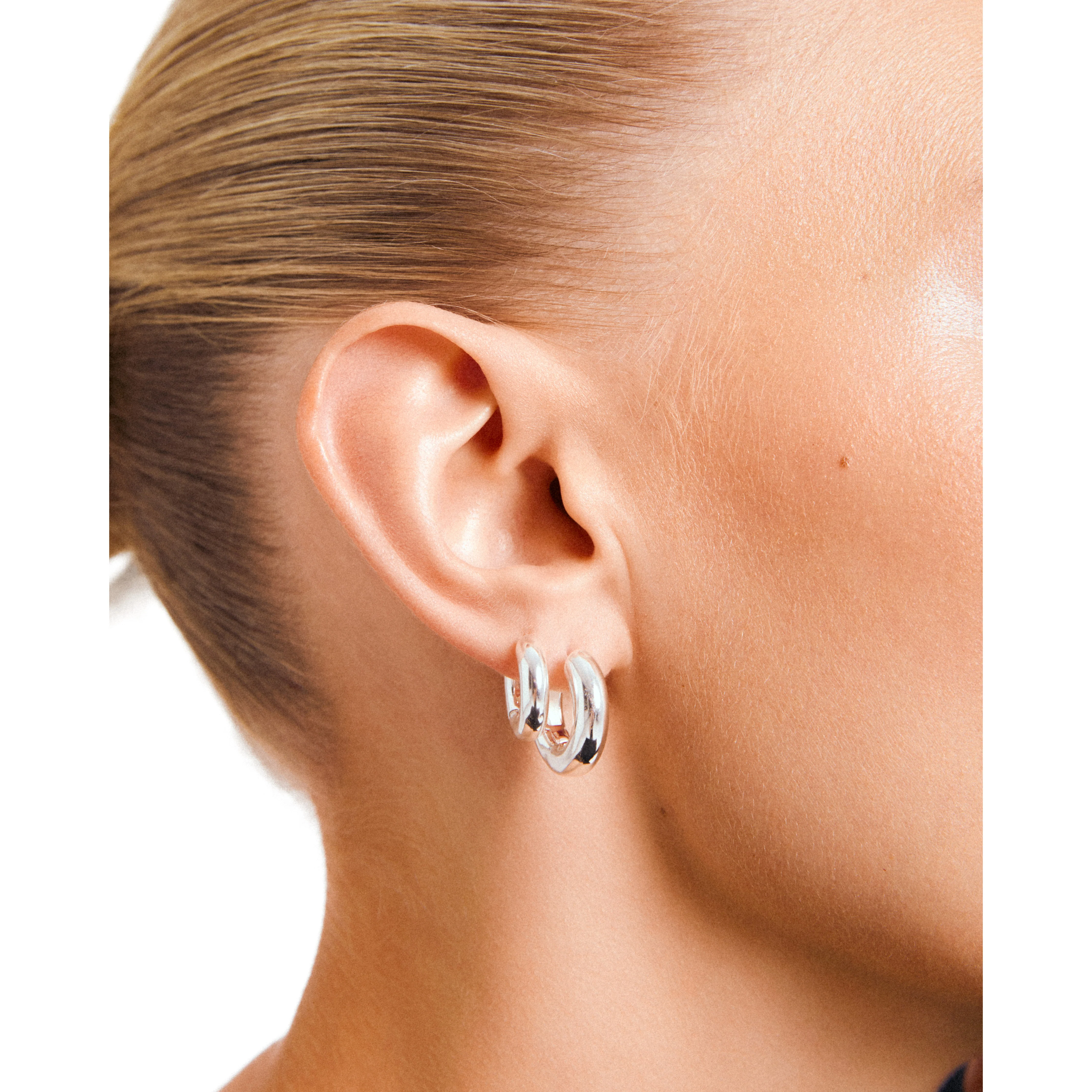 AICA chunky huggie hoop earrings silver-plated - Image 3