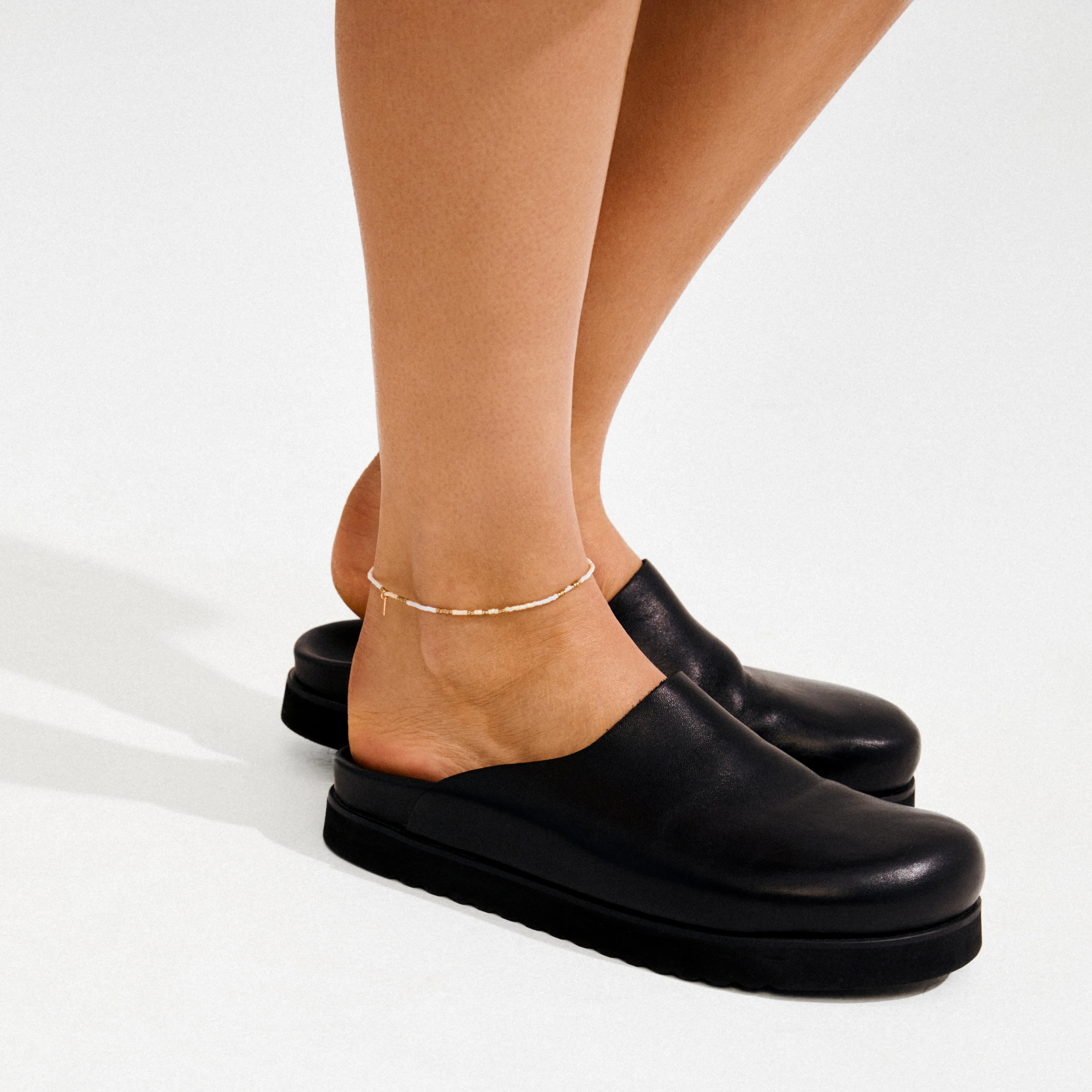 ALISON ankle chain white, gold-plated - Image 2