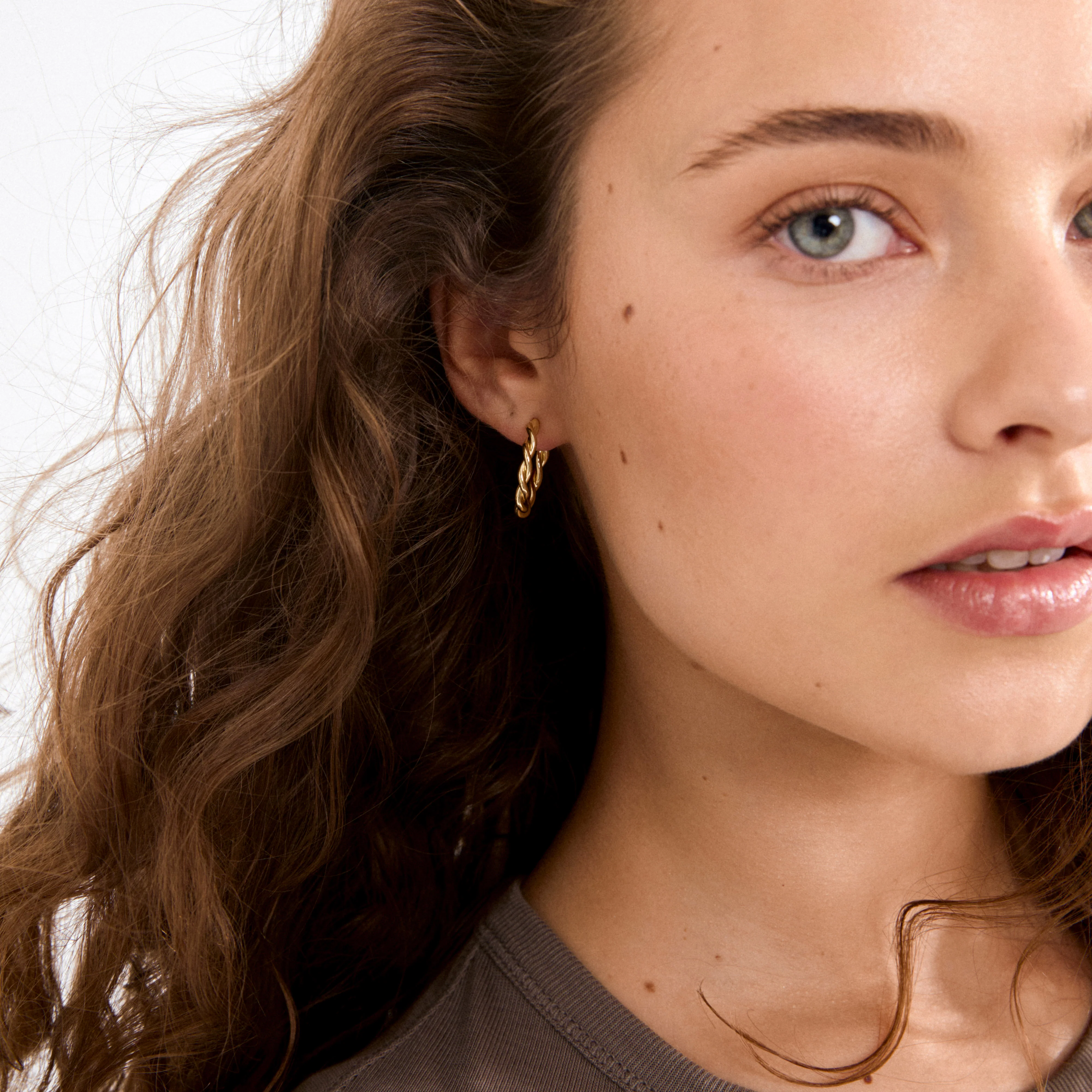 NAJA twisted hoop earrings gold-plated - Image 2