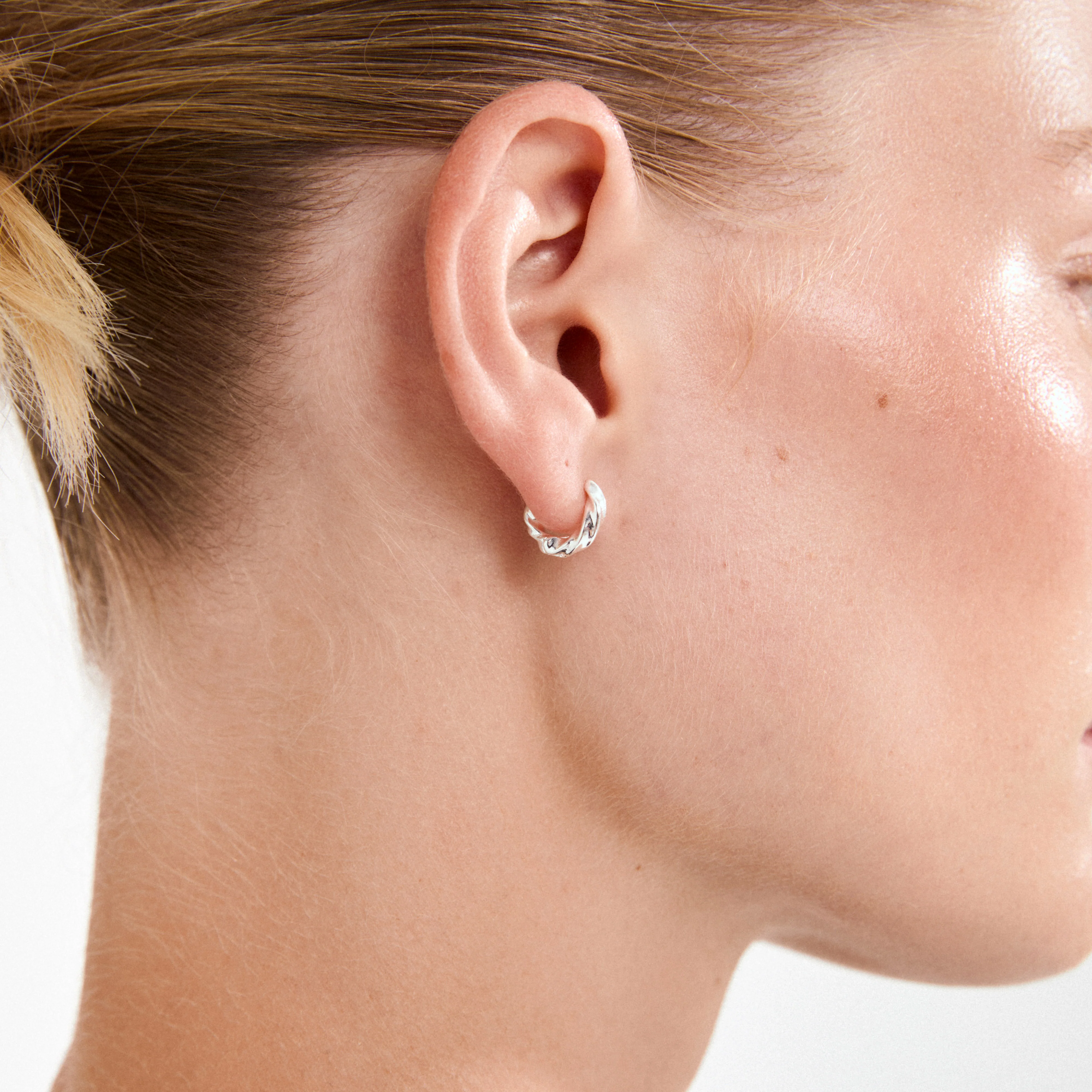 TAFFY small swirl hoop earrings silver-plated - Image 3
