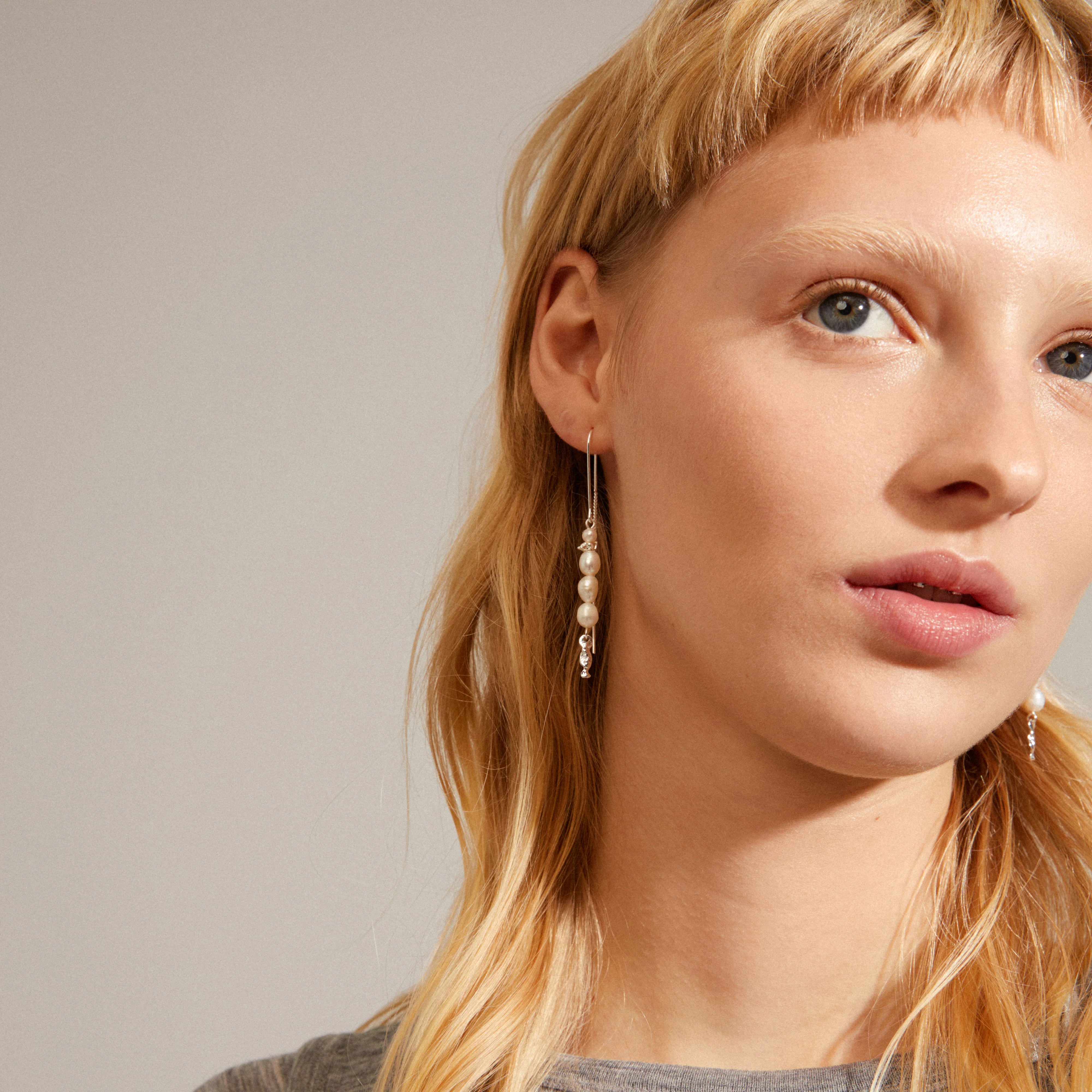 BERTHE pearl chain earrings silver-plated - Image 3