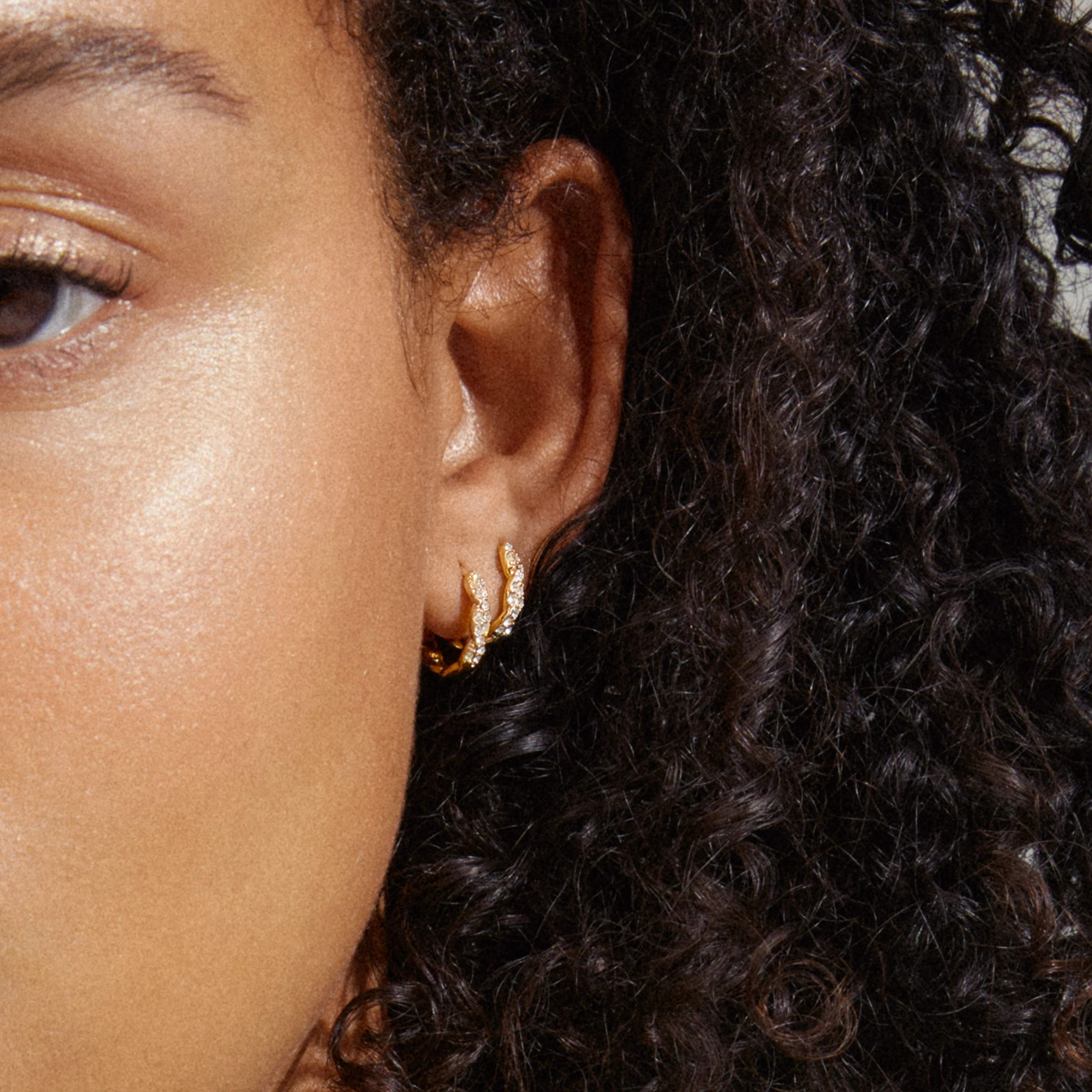 EZO twirled crystal hoops gold-plated - Image 5