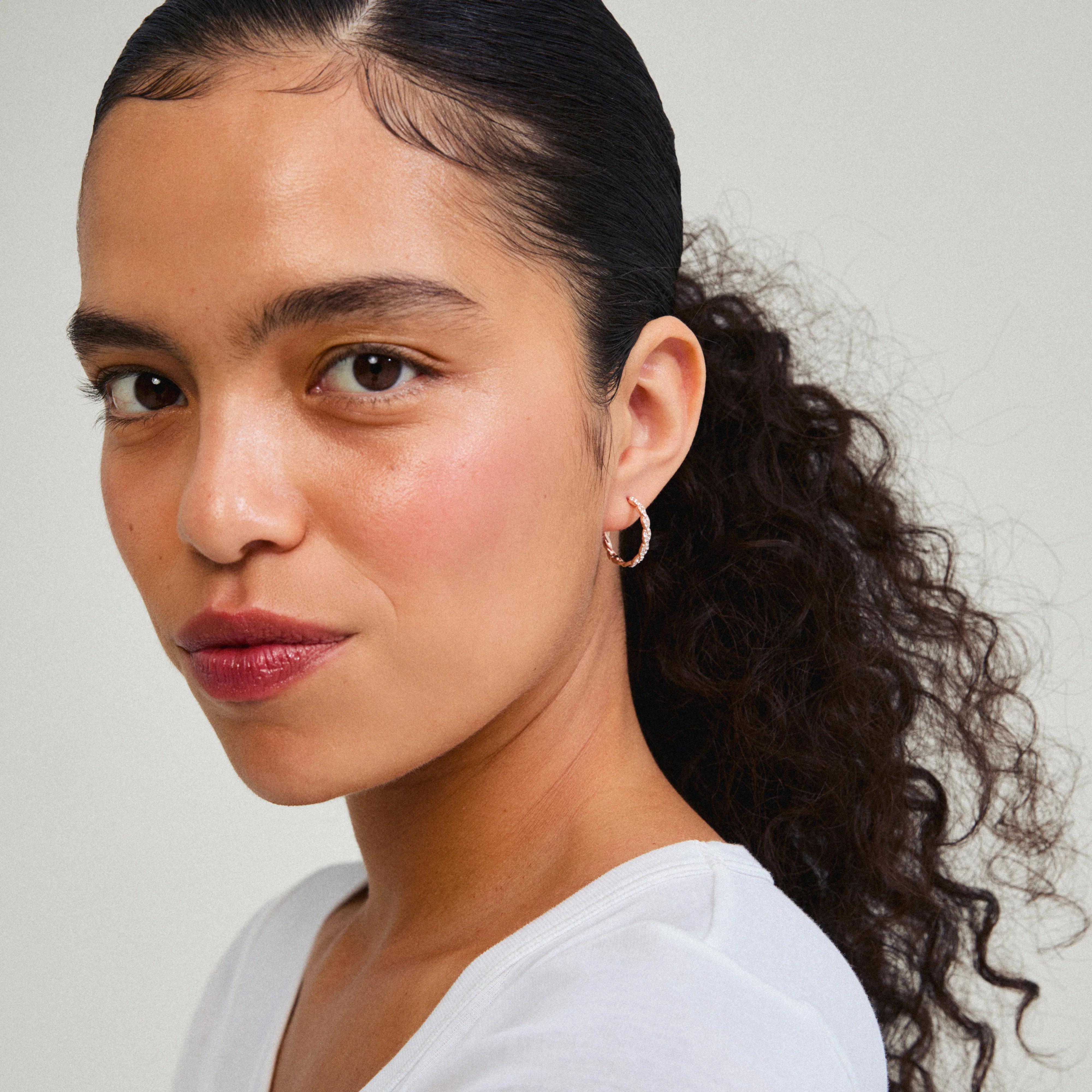 EZO twirled crystal hoops rosegold-plated - Image 3