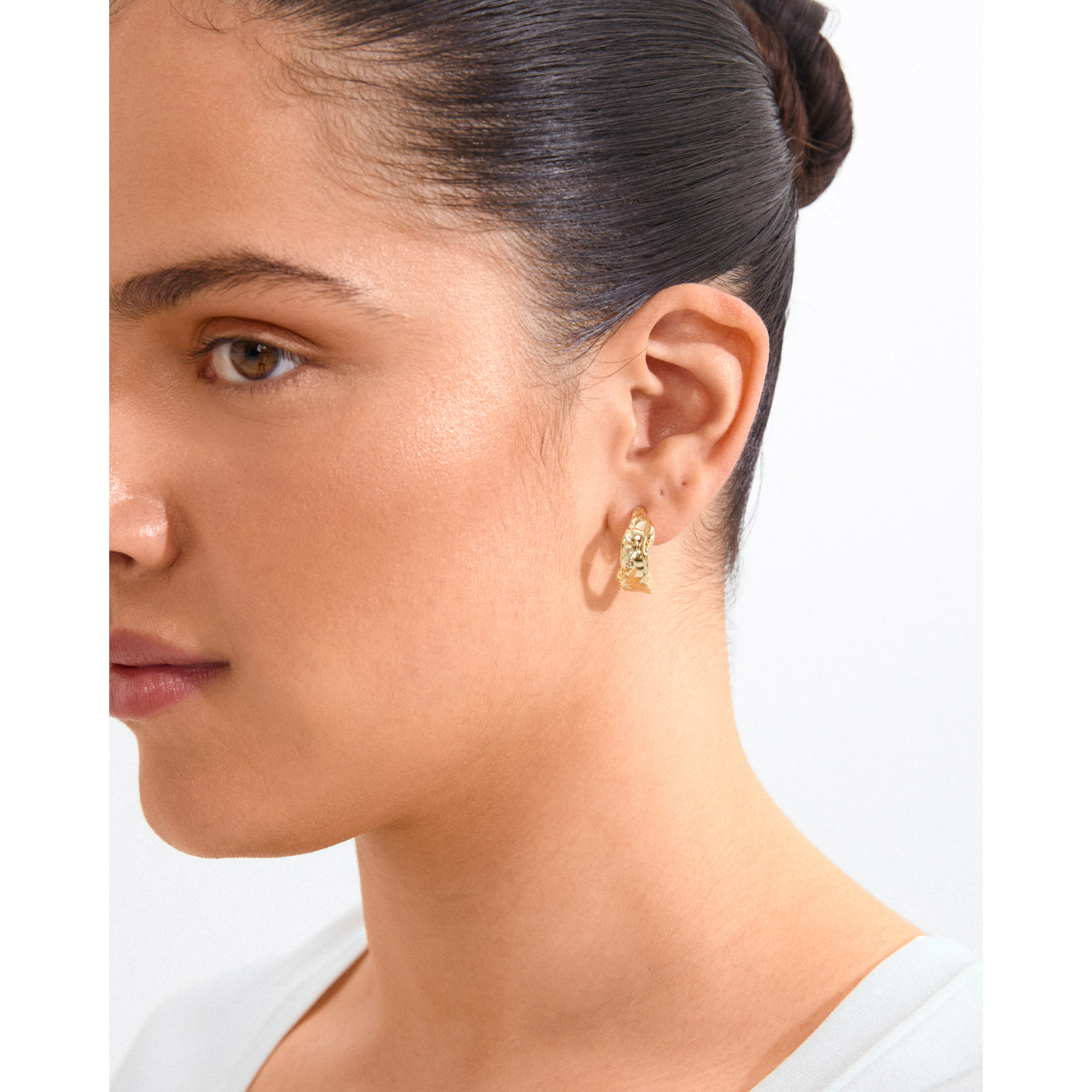 ELARA organic shaped hoop earrings gold-plated - Image 3