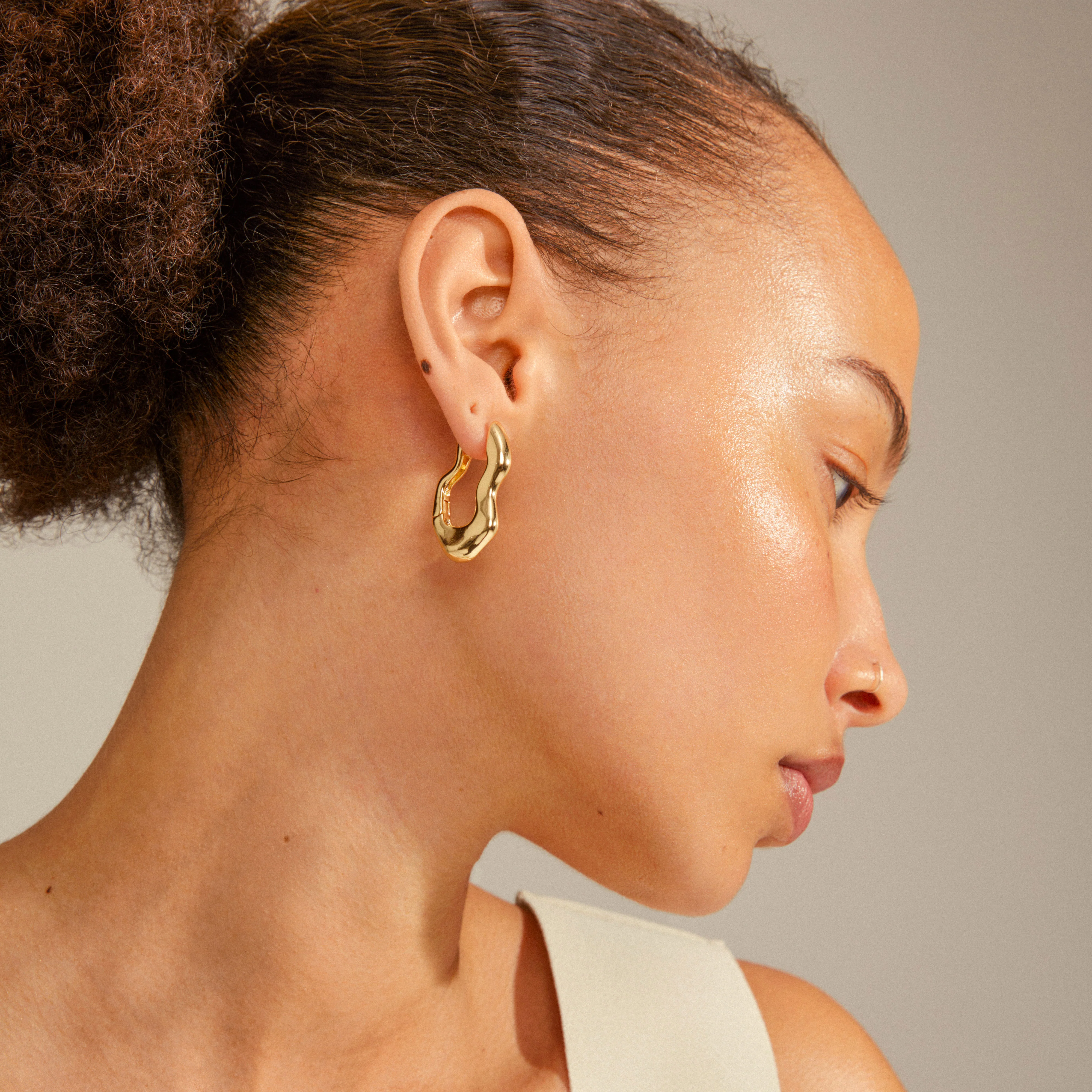 LOULIA wavy earrings gold-plated - Image 2