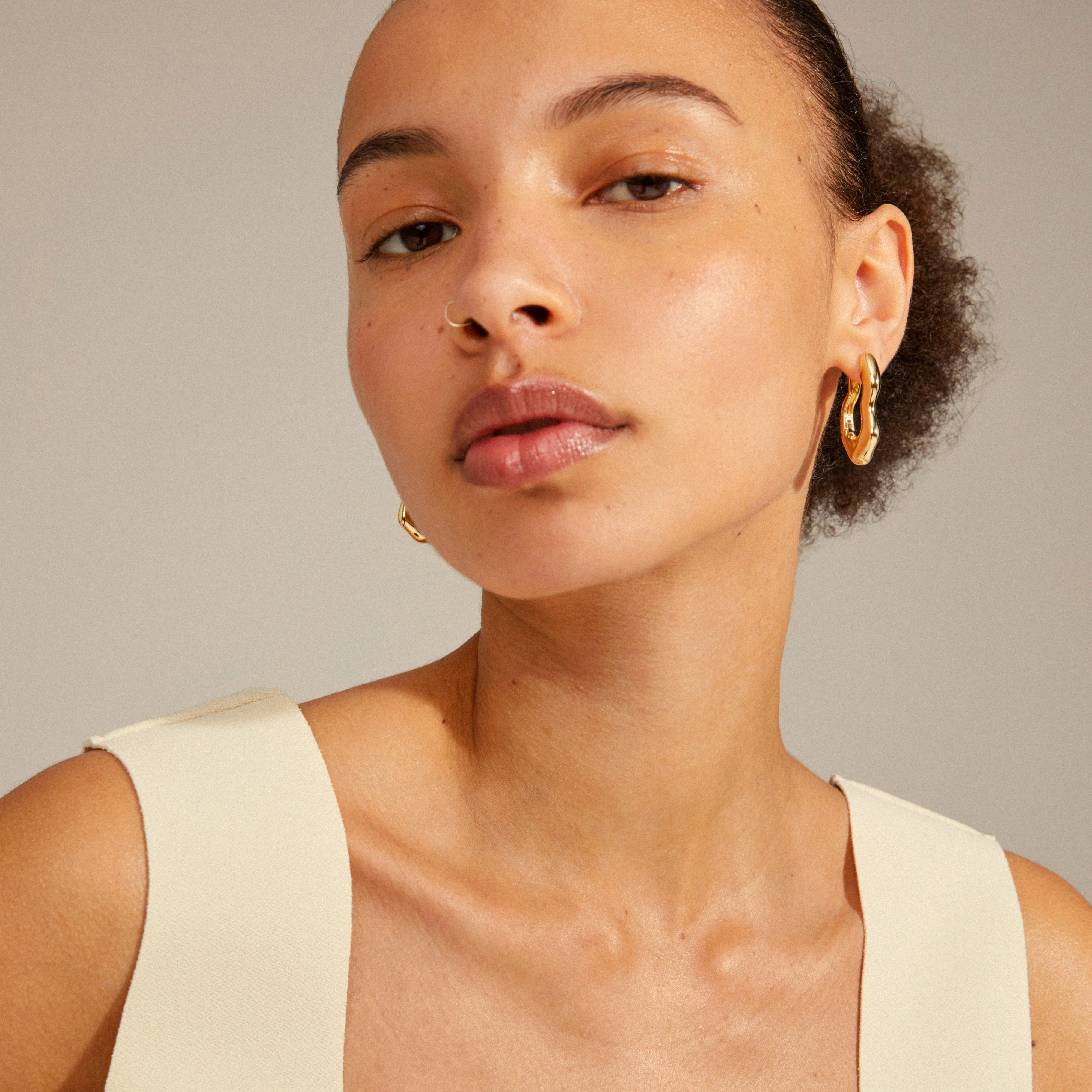 LOULIA wavy earrings gold-plated - Image 3