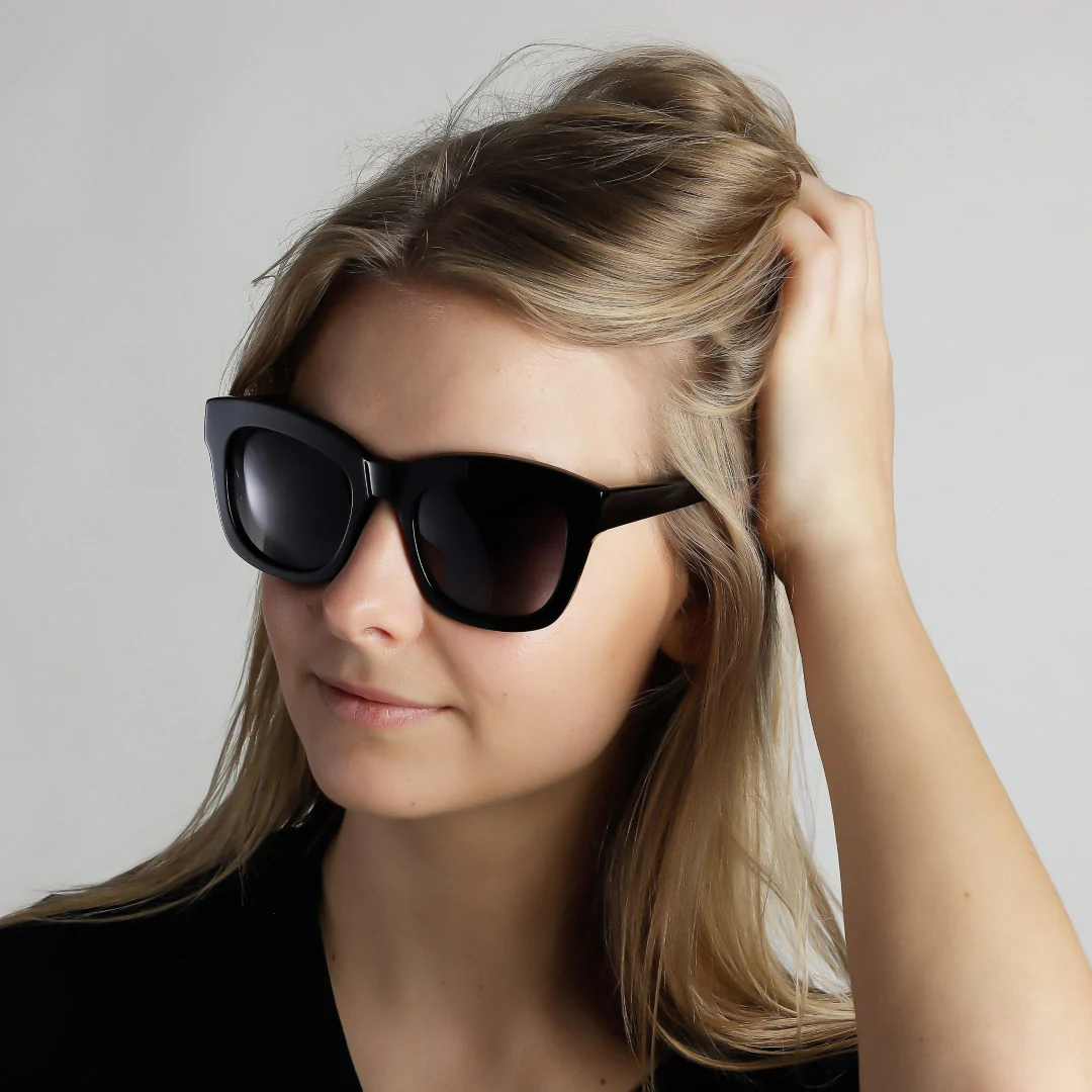 Sunglasses : Dael : Black - Image 3